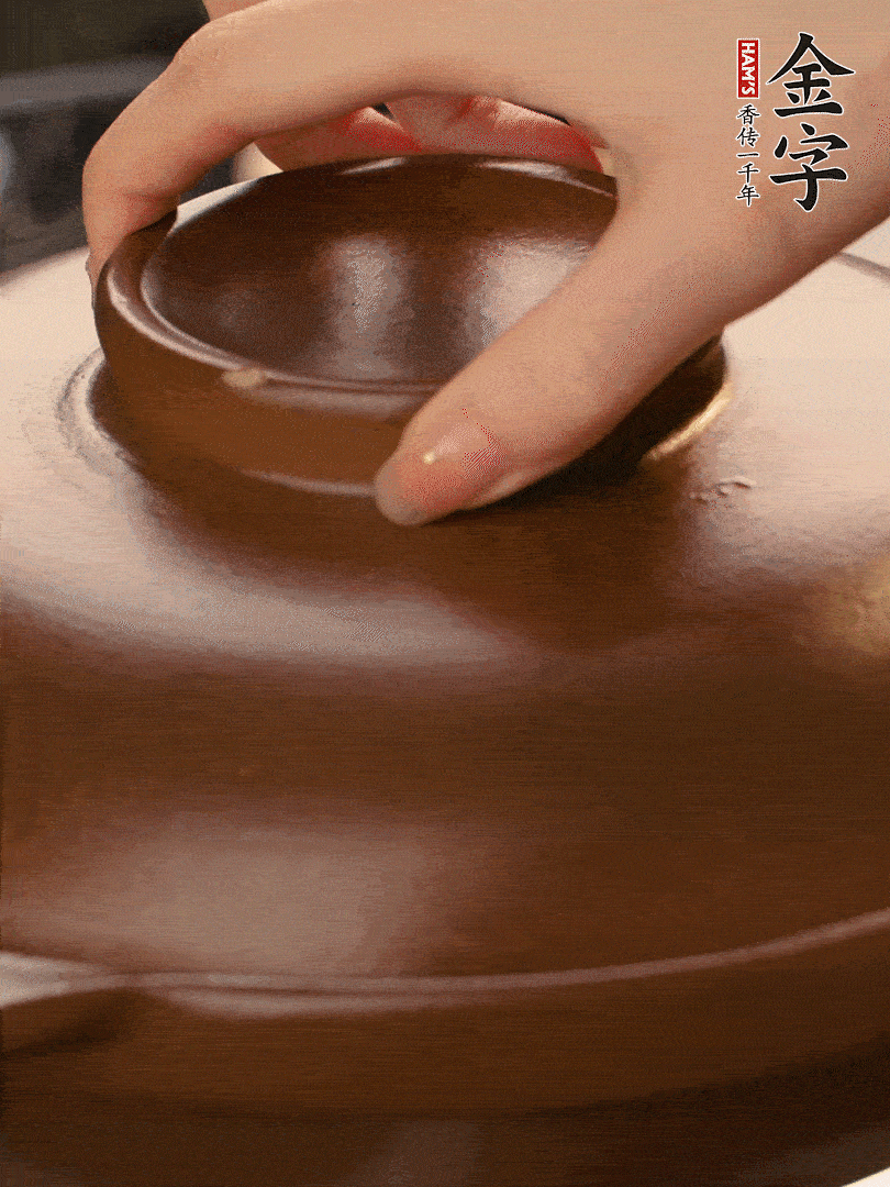 再下日本豆腐煮3分鐘。