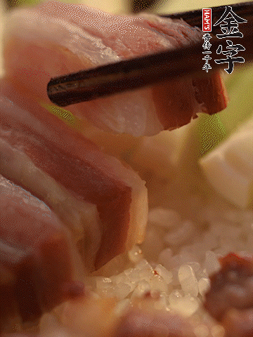 轉(zhuǎn)小火，繼續(xù)蓋蓋子燜2-3分鐘。